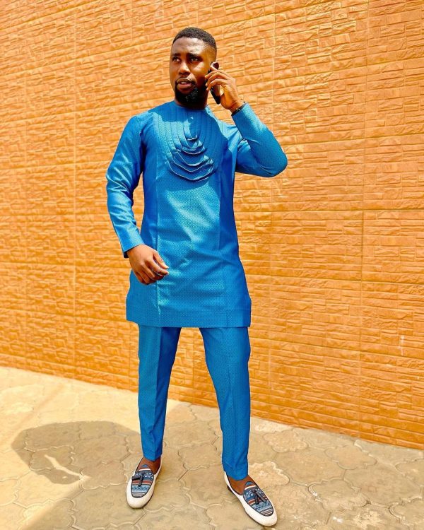 Blue Kaftan – Calm Authority, Clean Sophistication