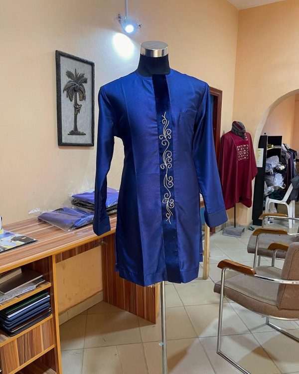 7-Star Royal Blue Kaftan with Fine Detailing – Royal Precision, Elevated Presence
