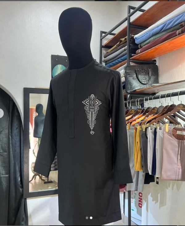 Black Embroidered Kaftan – Bold. Refined. Royal.