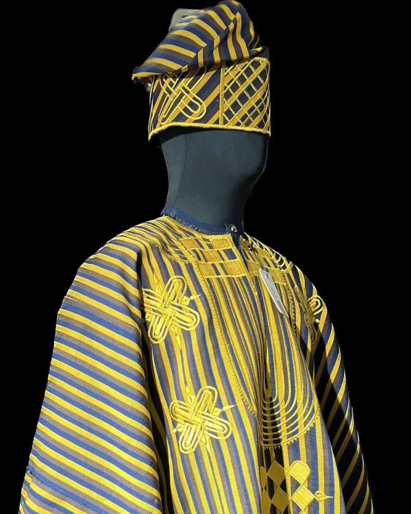 BLACK ANG GOLD ROYAL ASO OKE